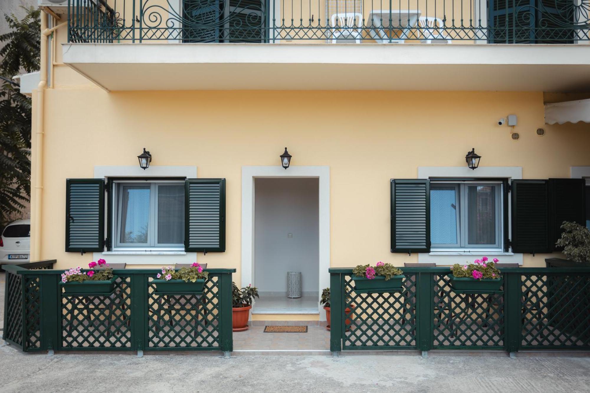 Nostalgia Corfu Town Apartments Exteriör bild